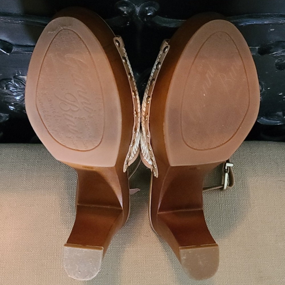 Gianni Bini Tan and Cream Platform Heels - Picture 4 of 5
